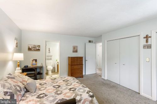 434 Deerfield Dr, Hanover PA  17331-5203 exterior