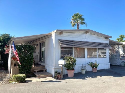 305 Jade Cove Dr, Long Beach, CA 90803-2318