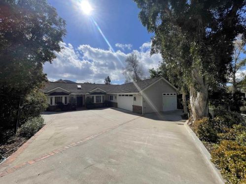 3304 Silver Oak Ln, Vista CA  92084-6614 exterior