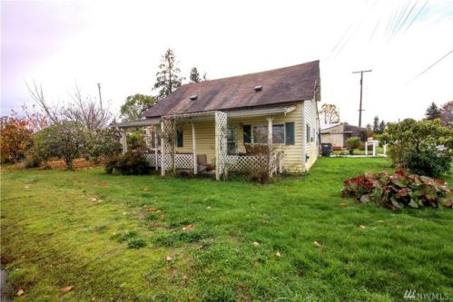 515 2nd St, Whites, WA 98541-9075
