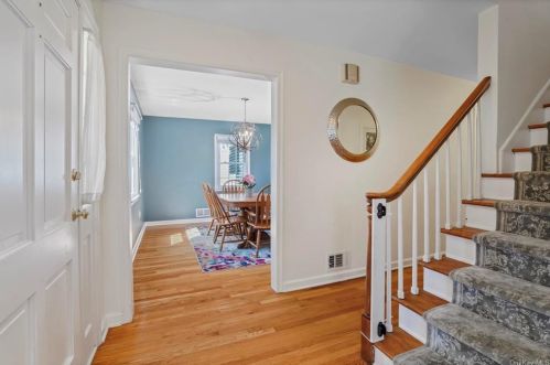 34 Doyer Ave, White Plains, NY 10605-1611