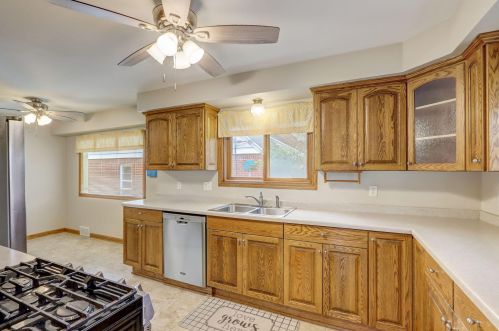 2919 85, Milwaukee WI 53222-4717 exterior