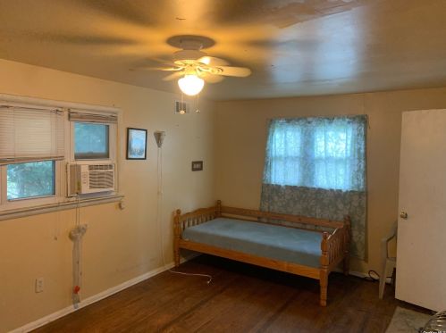 1199 Maple Ave, Hempstead, NY 11550-7712