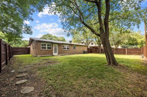 806 Greenhaven Dr, Richardson TX  75080-3025 exterior