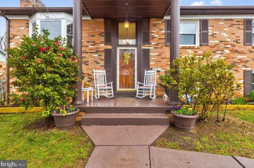 14730 Darbydale Ave, Woodbridge, VA 22193-1938