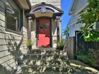 1926 15th Ave, Seattle WA  98112-2829 exterior