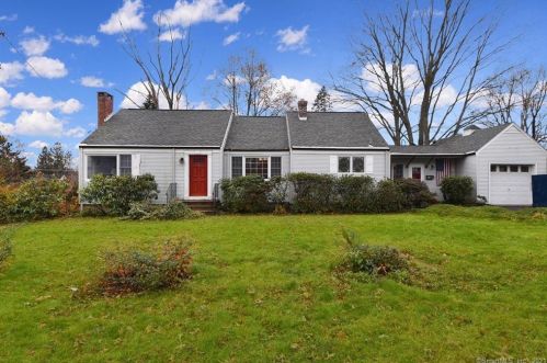 64 Welch St, Plainville, CT 06062-2119