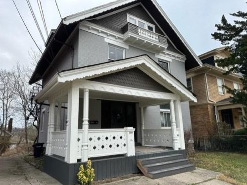 2216 Burnet Ave, Cincinnati, OH 45219-3114