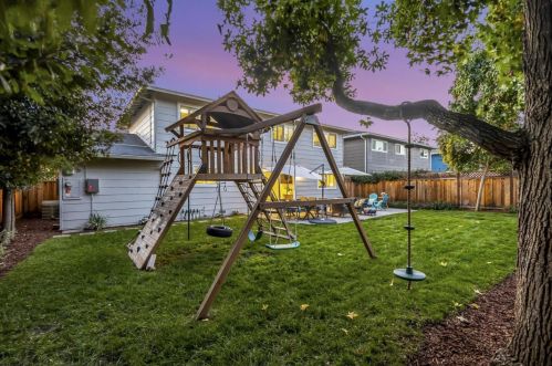 1685 Grizilo Dr, San Jose CA  95124-1920 exterior