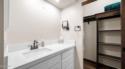 16012 10th St, Phoenix AZ  85022-3100 exterior