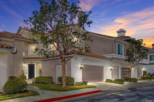 1059 Daybreak Ct, Anaheim, CA 92808-2405