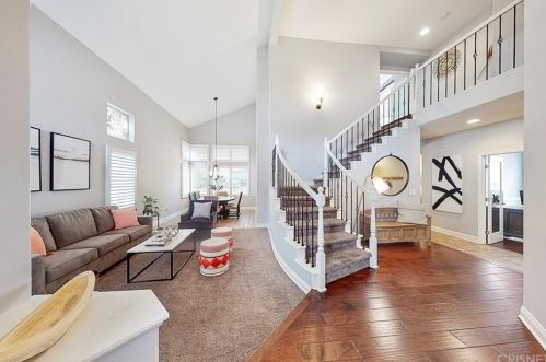 27330 Brighton Ln, Santa Clarita, CA 91354-1808