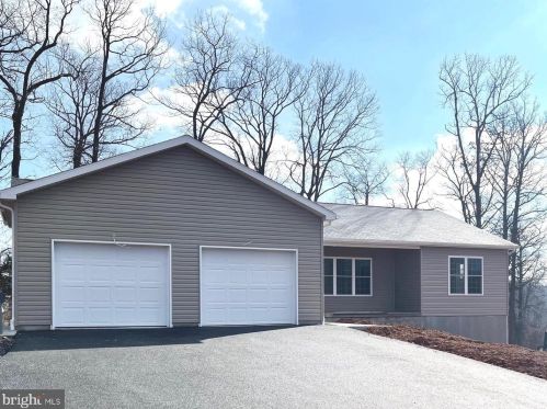 9366 Twin Hills Rd, Cross Roads, PA 17322-8137