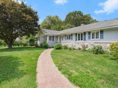 51 Hillston Rd, Bridgeport, CT 06611-5257