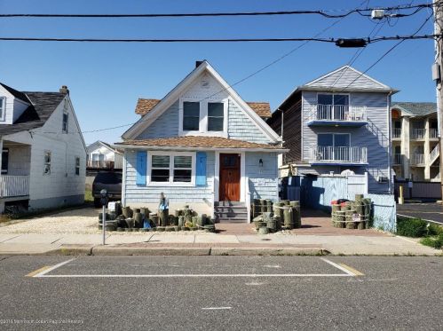112 Fremont Ave, Pelican Island, NJ 08751-1815
