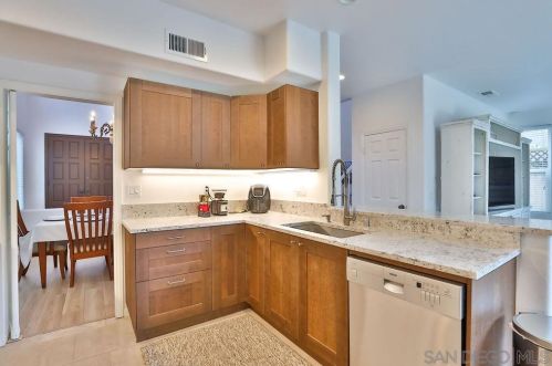 4373 Corte De La Fonda, San Diego CA  92130-2126 exterior