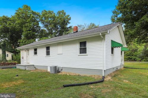 7007 Smith Station Rd, Spotsylvania VA  22553-1810 exterior