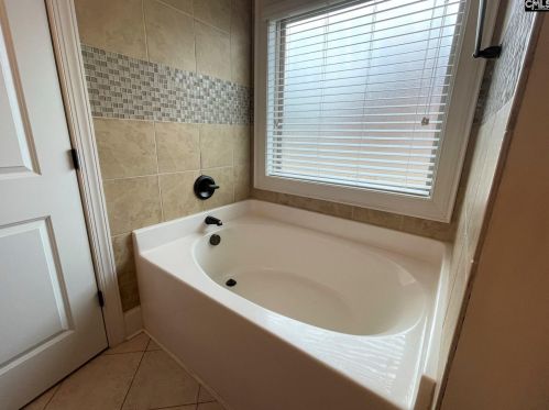 101 Niblick Ct, Cayce-West Columbia SC  29172-2593 exterior