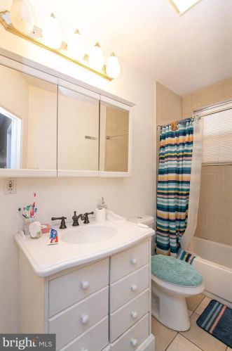 923 Atlantic Ave, Camden NJ  08104-1129 exterior