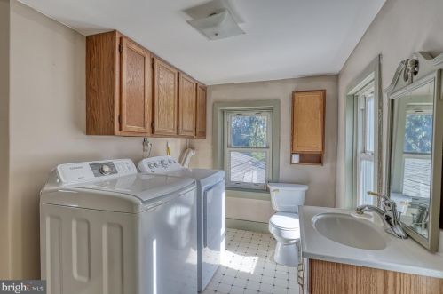 7455 Hillside Dr, Spring Grove PA  17362-8555 exterior