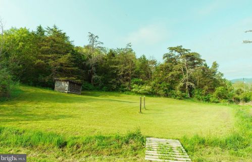 4052 Jerome Rd, Edinburg VA  22824-2500 exterior