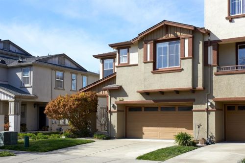 2513 Edgewater Dr, Santa Rosa, CA 95407-4588