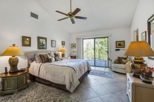 32 Lincoln Pl, Rancho Mirage CA  92270-1970 exterior