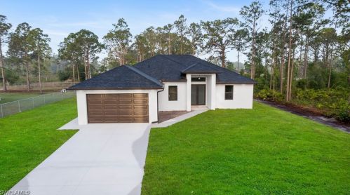 1615 Edison Ave, Lehigh Acres, FL 33972-6928