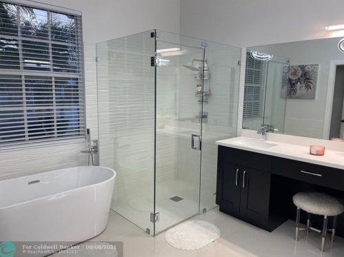 15980 4th St, Hollywood FL  33027-1156 exterior