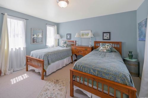 624 Tower Mews, Oakdale NY  11769-2449 exterior