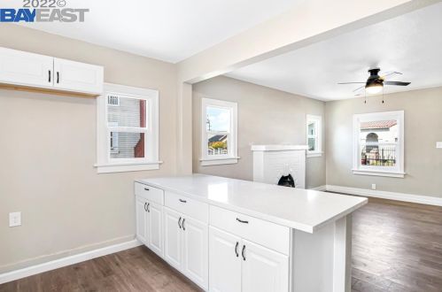 1490 76th Ave, Oakland CA  94621-2709 exterior