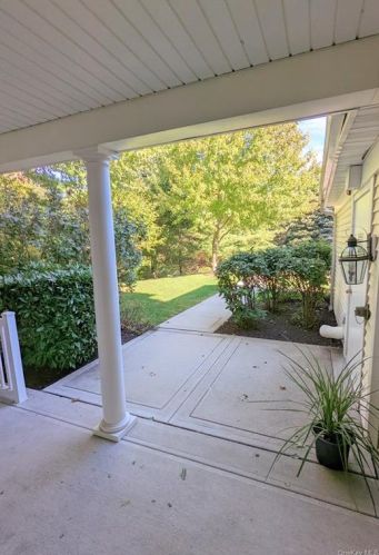 623 Viewpoint Ter, Peekskill NY  10566-6210 exterior