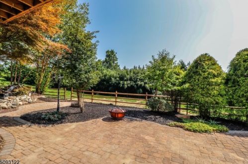 21 Patrick Henry Pl, East Amwell Township NJ  08551-1805 exterior