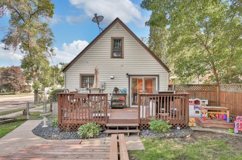 2568 3rd Ave, Saint Paul, MN 55109-3322