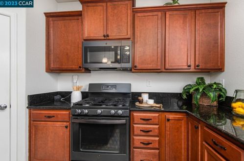 4086 Freesia Dr, Oakley CA  94561-1944 exterior