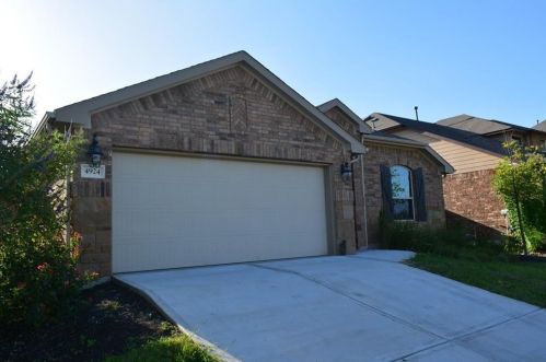 4924 Scenic Lake Dr, Georgetown TX  78626 exterior
