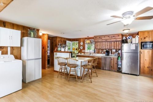 7 Lk Shr Dr, Exeter CT 06249-1934 exterior