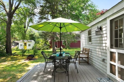2 Noyes Rd, Lyme CT  06371-1636 exterior
