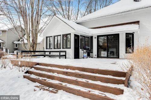 2960 Everest Ln, Minneapolis MN 55447-1238 exterior