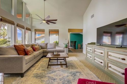 1672 Smiley Heights Dr, Redlands CA  92373-6533 exterior