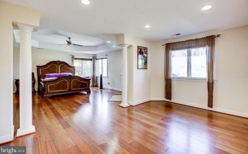 20405 Crimson Pl, Leesburg VA 20175-6362 exterior