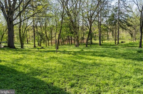 1704 Dreshertown Rd, Dresher PA  19025-1303 exterior