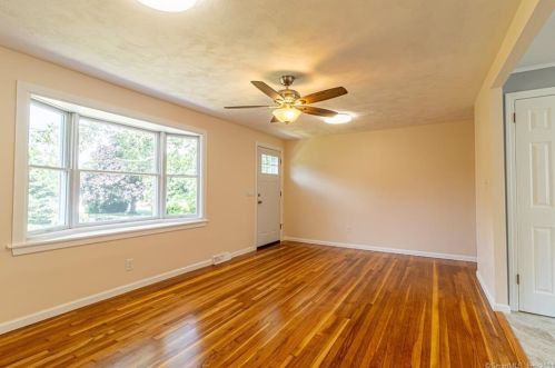 23 Mcintosh Ave, Uncasville CT  06382-2227 exterior