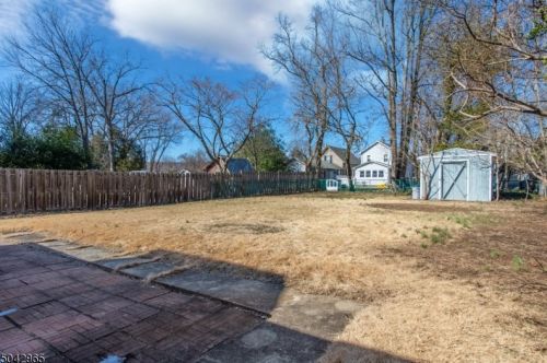 16 Briant Ave, Greystone Park NJ  07950-1724 exterior