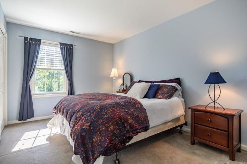 89 Berkshire Rd, Sandy Hook CT 06482-1425 exterior