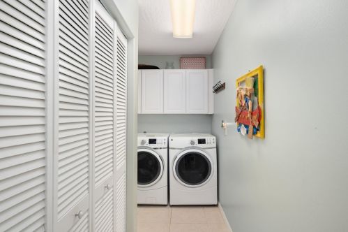 2045 27th Ave, Vero Beach FL  32960-3010 exterior