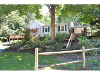 1421 Charlton Heights Rd, Moon Twp, PA 15108-3011