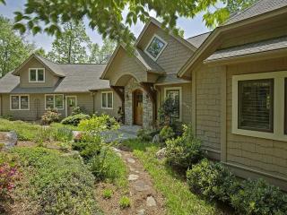 133 Falls Summit Rd, Hendersonville, NC 28739-8158