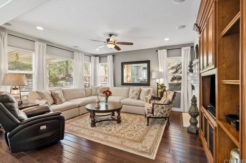 28531 Redwood Canyon Pl, Santa Clarita CA  91390-5723 exterior