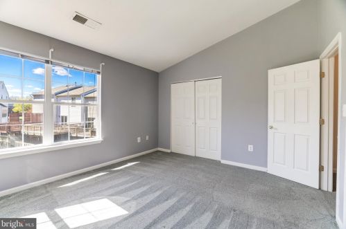 3581 Sherbrooke Cir, Woodbridge VA  22192-7033 exterior